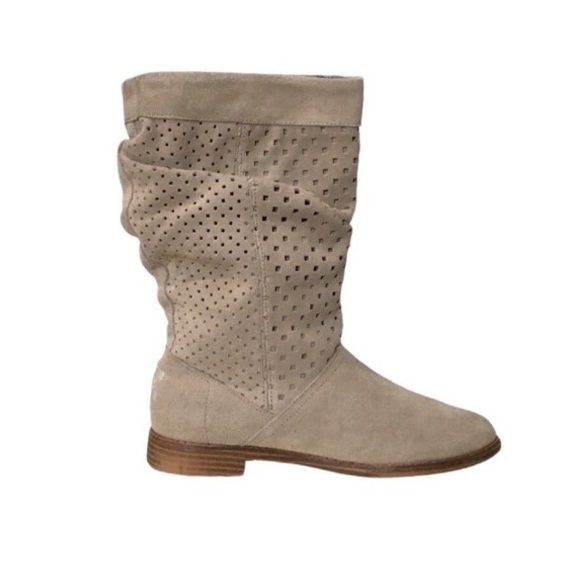 Toms Leather Beige Perforated Casual Boots Shoes 7 - Picture 2 of 6